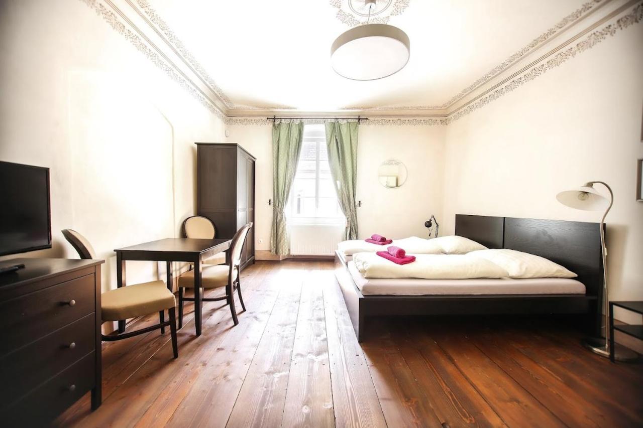 Klasterni Apartmany チェスキー クルムロフ エクステリア 写真